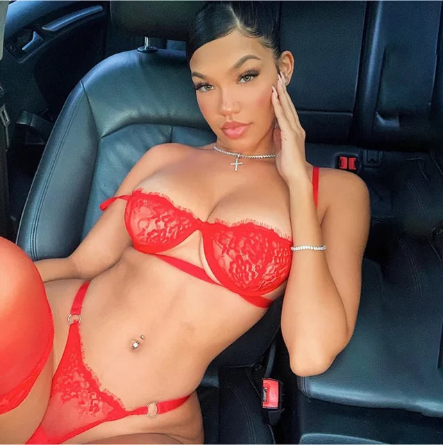 Seductive Lace Underwire Lingerie Set